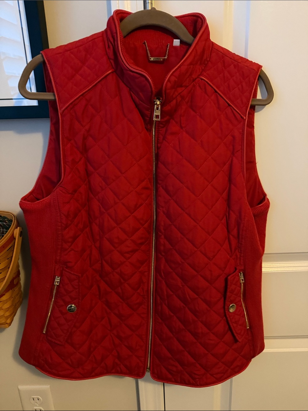 Chico's Quilted Red Women's Vest with Zip Pockets Perfect for the holidays Large